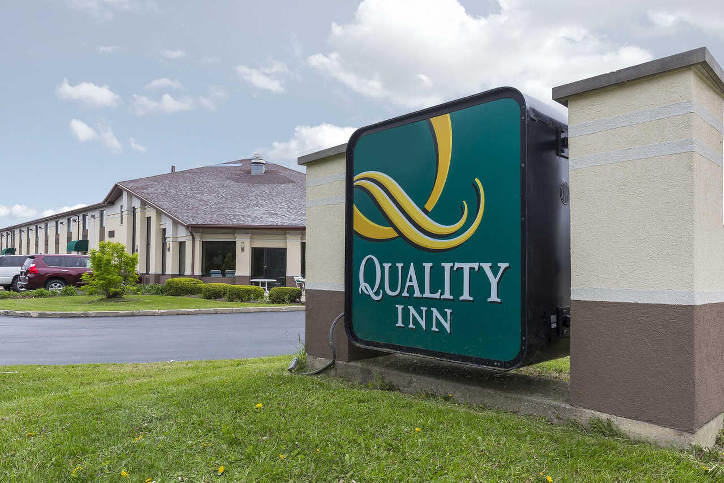 Quality Inn Sycamore - Dekalb Bagian luar foto
